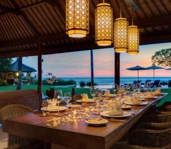 Villa Jagaditha dining at sunset