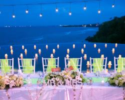  light ball above bridal table 